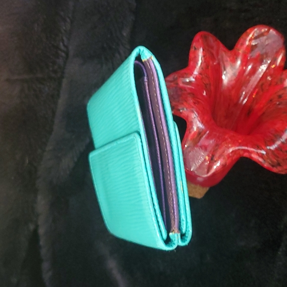 Louis Vuitton Epi Wallet - Picture 16 of 16